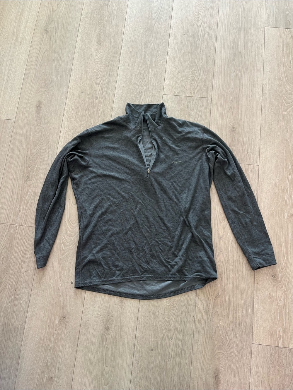 Patagonia Men's Dark Charcoal Quarter-Zip Pullover
